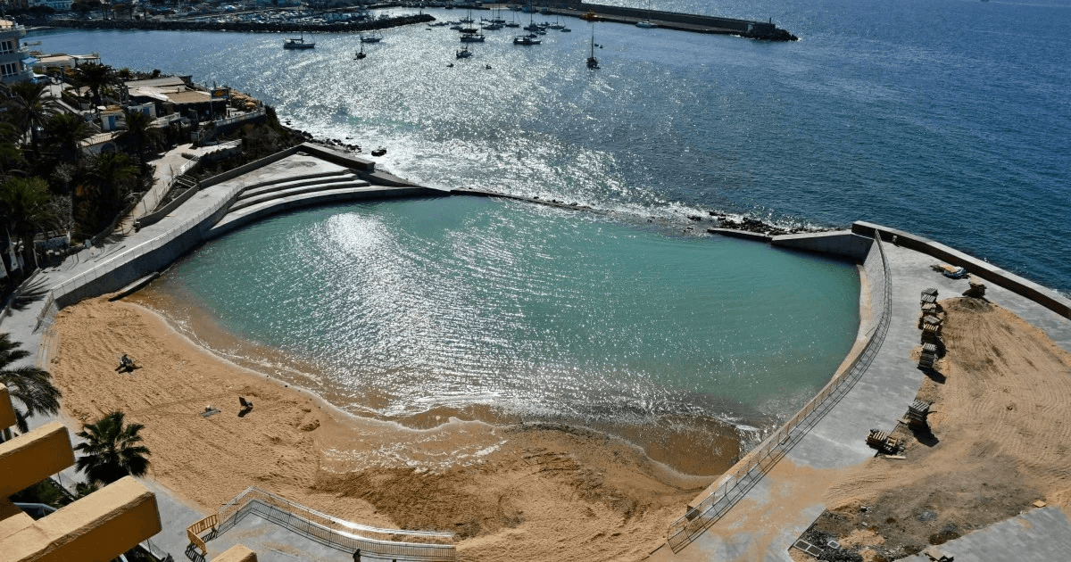 Imagen destacada del artículo: Playa de La Lajilla: La Piscina Natural de Arguineguín
