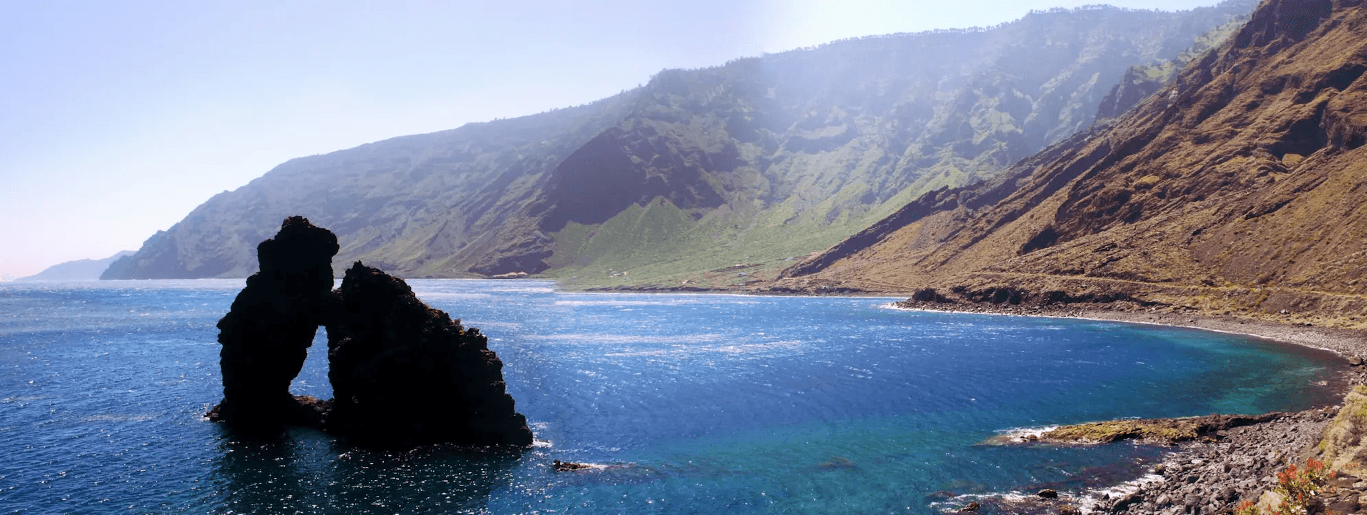 Imagen destacada del artículo: Las Playas de El Hierro: La Cicatriz que te Abraza