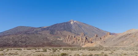 Imagen destacada para el artículo: Parque Nacional del Teide: El Volcán más Alto de España