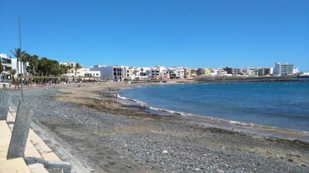Imagen destacada para el artículo: Playa de Arinaga: Costa auténtica de Gran Canaria sin masificación