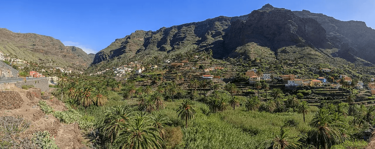 Imagen destacada del artículo: Qué ver en Valle Gran Rey: Un Viaje Sensorial al Corazón de La Gomera